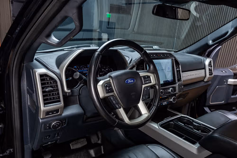 2022 Ford F-250 Super Duty Lariat Crew Cab Image 16