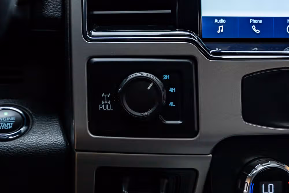 2022 Ford F-250 Super Duty Lariat Crew Cab Image 23