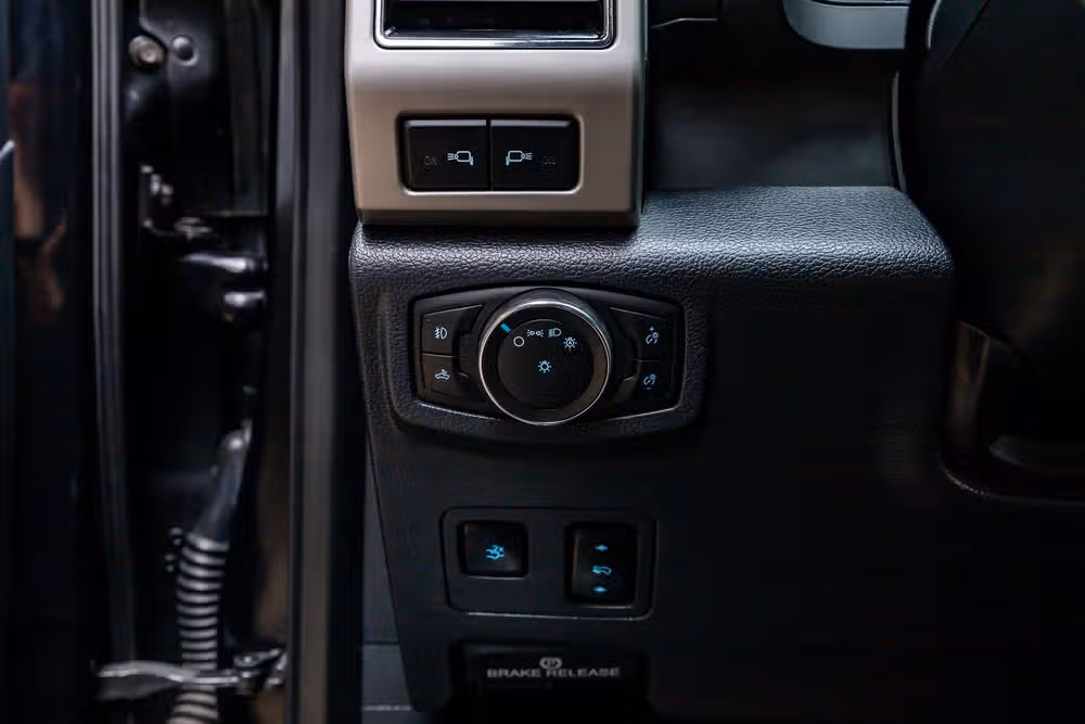 2022 Ford F-250 Super Duty Lariat Crew Cab Image 21