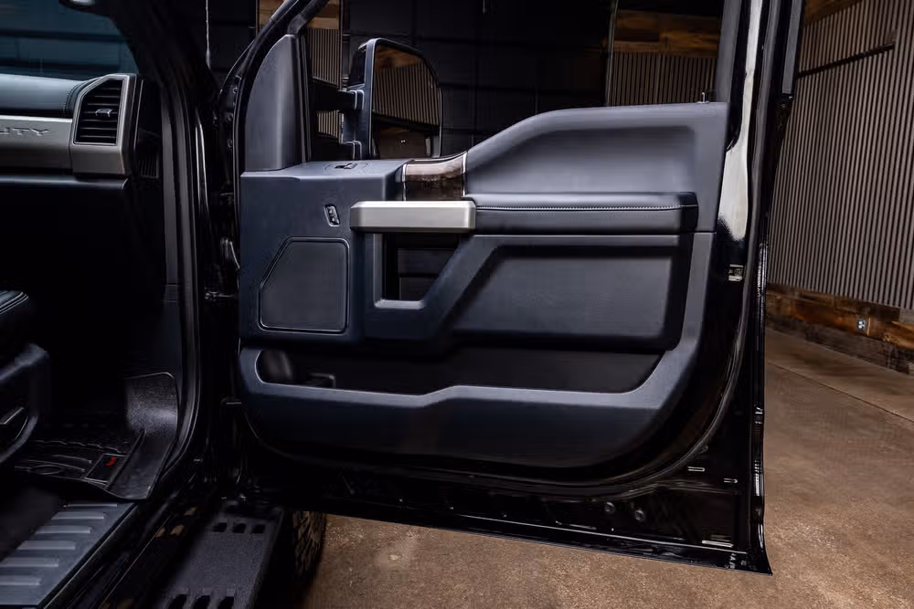 2022 Ford F-250 Super Duty Lariat Crew Cab Image 38