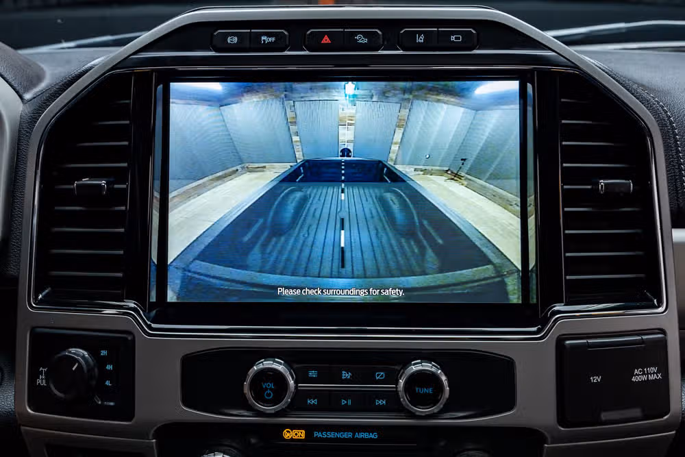 2022 Ford F-250 Super Duty Lariat Crew Cab Image 26