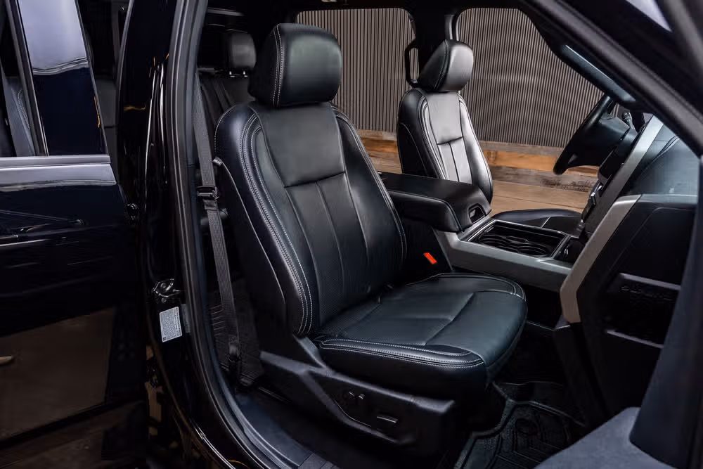 2022 Ford F-250 Super Duty Lariat Crew Cab Image 32