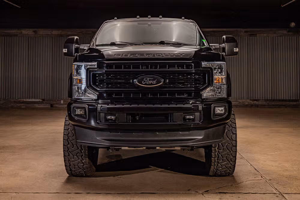 2022 Ford F-250 Super Duty Lariat Crew Cab Image 2