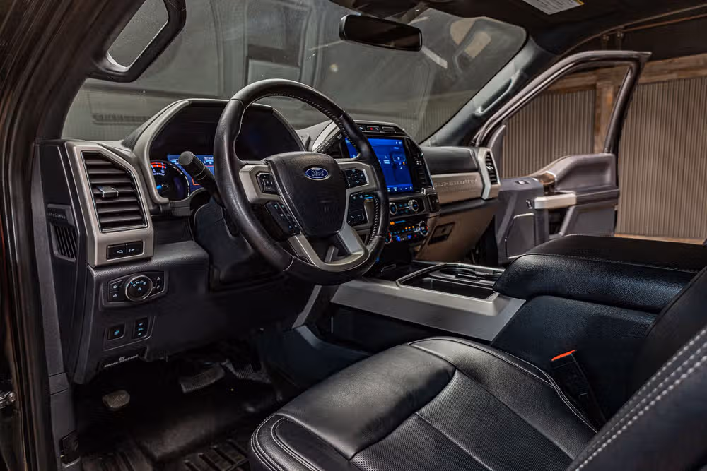 2022 Ford F-250 Super Duty Lariat Crew Cab Image 12
