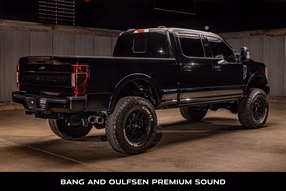 2022 Ford F-250 Super Duty Lariat Crew Cab Image 9