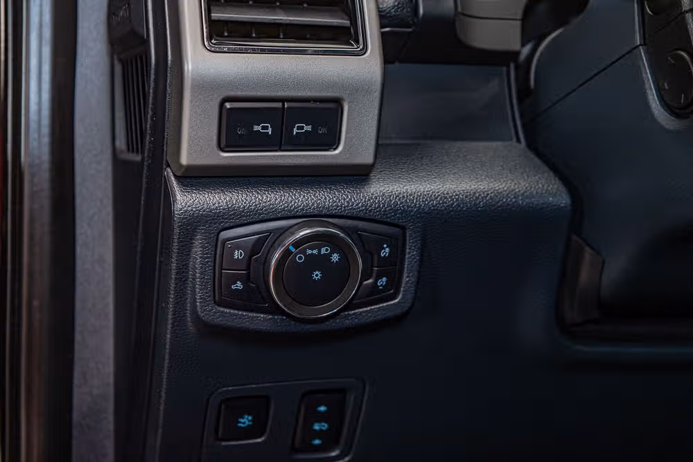 2022 Ford F-250 Super Duty Lariat Crew Cab Image 16