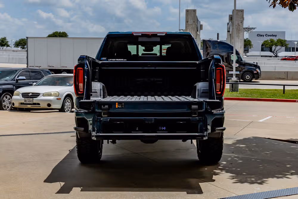 2025 GMC Sierra 1500 Denali Ultimate Crew Cab Image 9