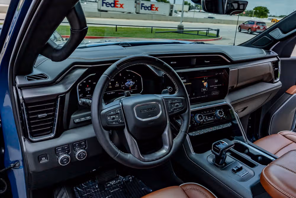 2025 GMC Sierra 1500 Denali Ultimate Crew Cab Image 17