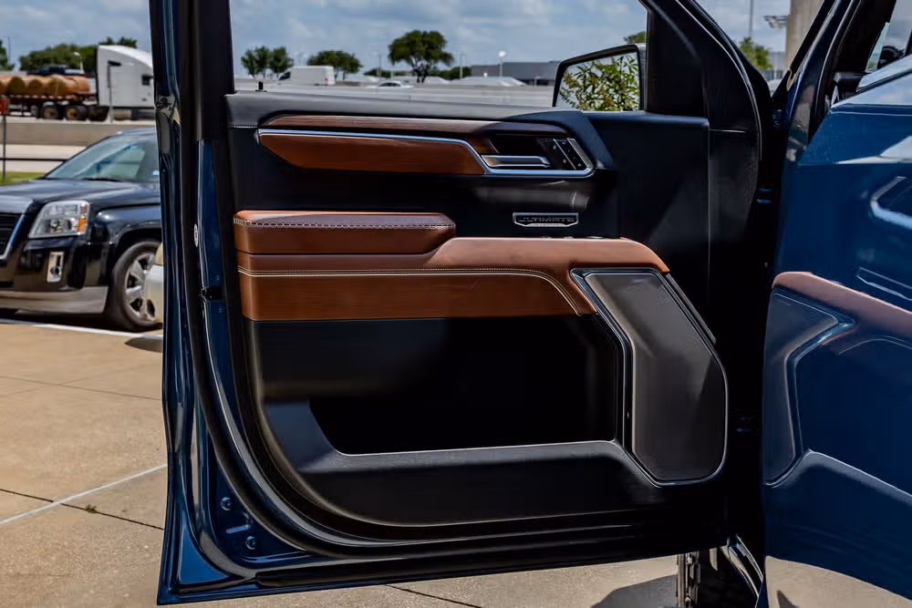 2025 GMC Sierra 1500 Denali Ultimate Crew Cab Image 37