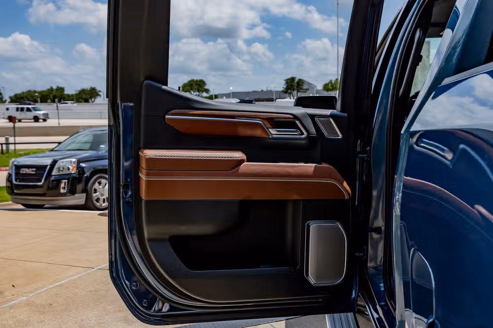 2025 GMC Sierra 1500 Denali Ultimate Crew Cab Image 39
