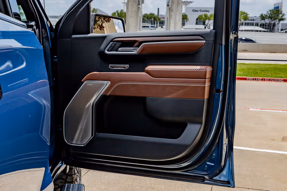 2025 GMC Sierra 1500 Denali Ultimate Crew Cab Image 38