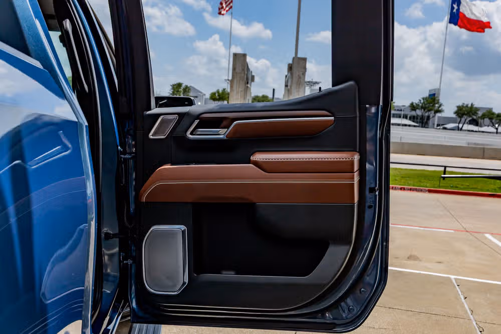 2025 GMC Sierra 1500 Denali Ultimate Crew Cab Image 40
