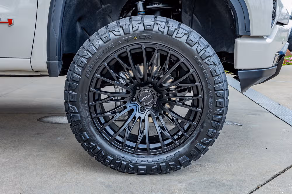 2026 GMC Sierra 1500 AT4 Crew Cab Image 12