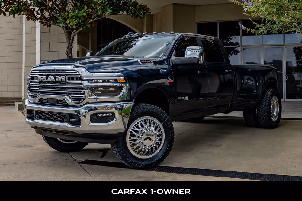 2025 Ram 3500 Laramie Crew Cab Image 5