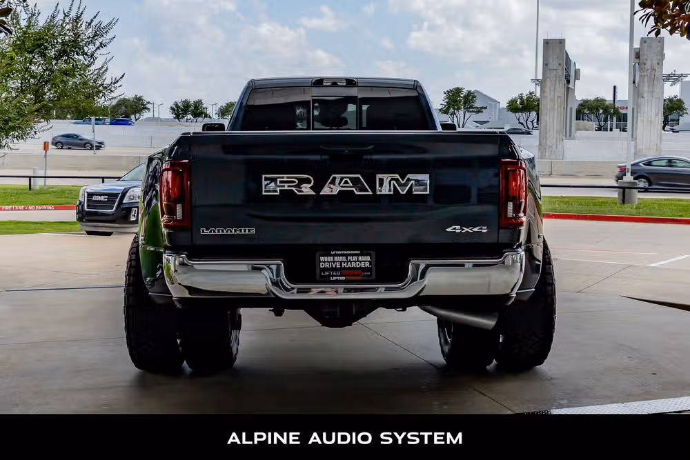 2025 Ram 3500 Laramie Crew Cab Image 8