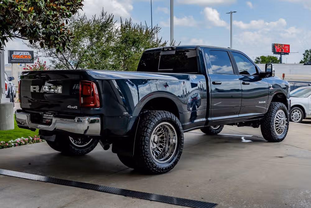 2025 Ram 3500 Laramie Crew Cab Image 10