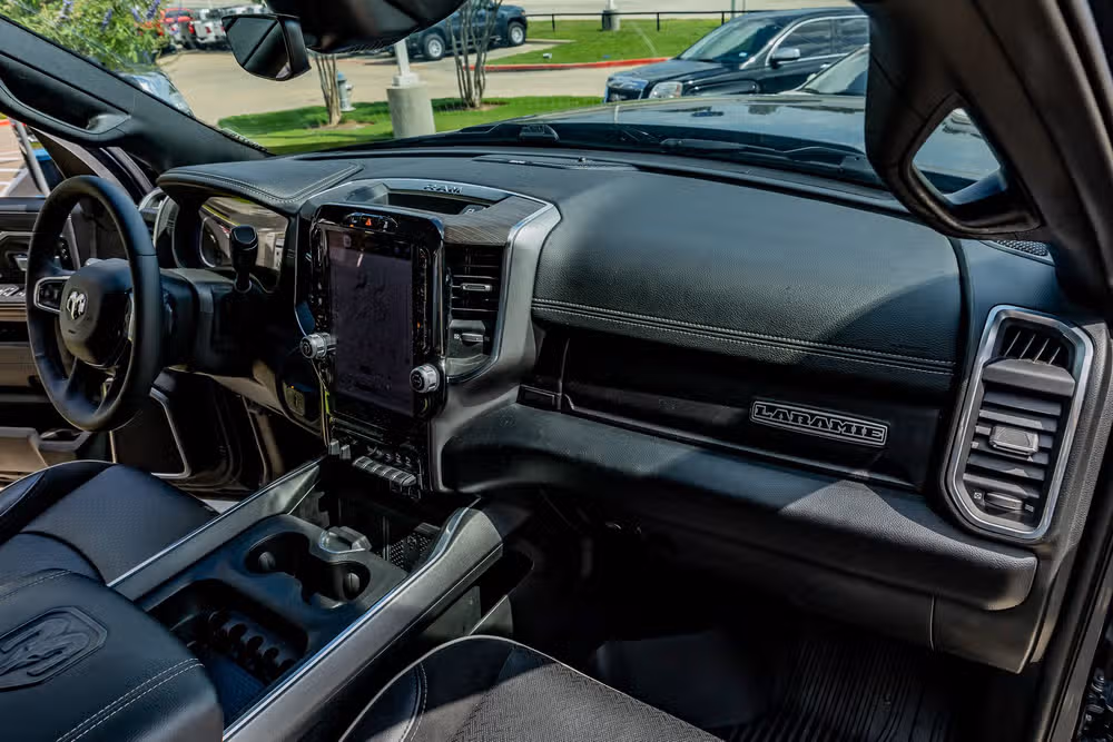 2025 Ram 3500 Laramie Crew Cab Image 17