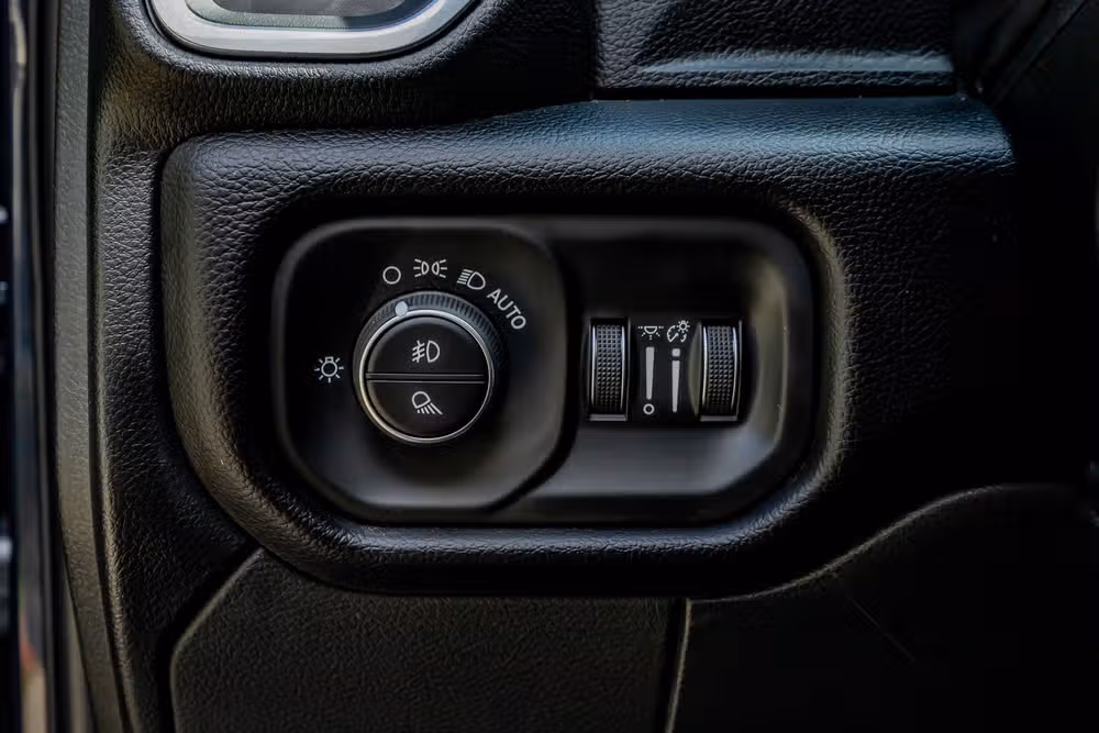2025 Ram 3500 Laramie Crew Cab Image 21