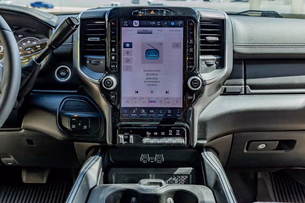2025 Ram 3500 Laramie Crew Cab Image 23
