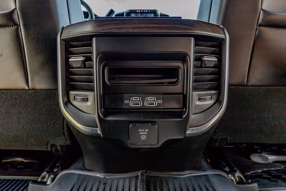 2025 Ram 3500 Laramie Crew Cab Image 32