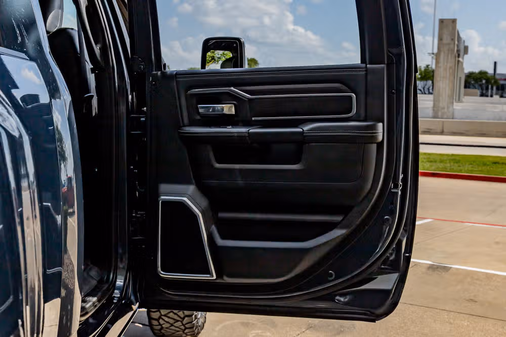 2025 Ram 3500 Laramie Crew Cab Image 38