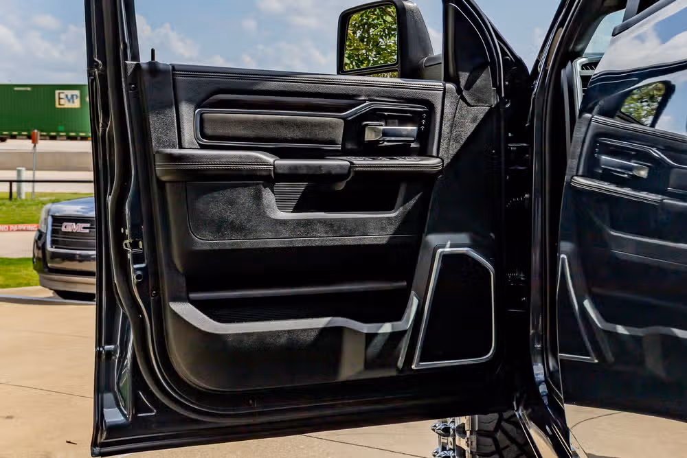 2025 Ram 3500 Laramie Crew Cab Image 35