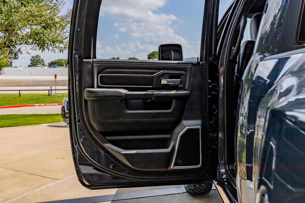 2025 Ram 3500 Laramie Crew Cab Image 37