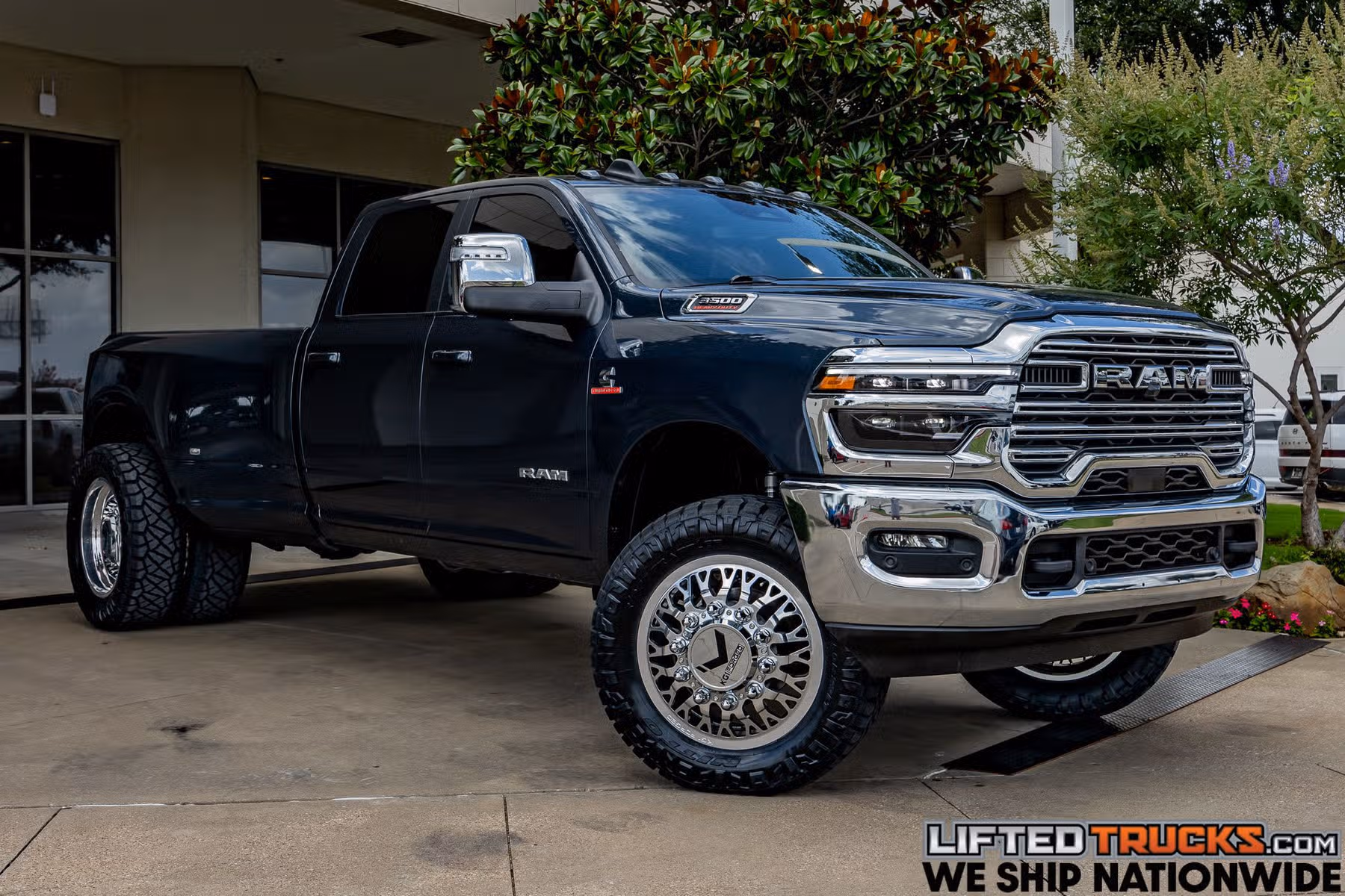 2025 Ram 3500 Laramie Crew Cab Image 1
