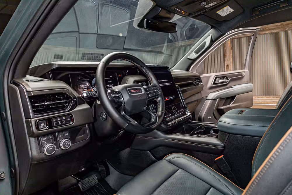 2025 GMC Yukon AT4 Image 13