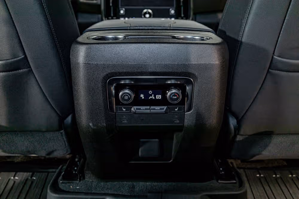 2025 GMC Yukon AT4 Image 23