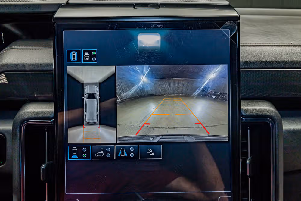2025 GMC Yukon AT4 Image 19