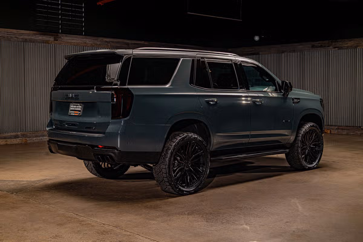 2025 GMC Yukon AT4
