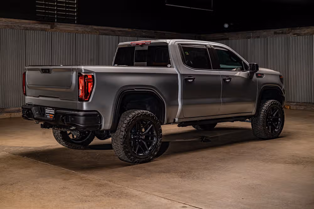 2023 GMC Sierra 1500 AT4X Crew Cab Image 9