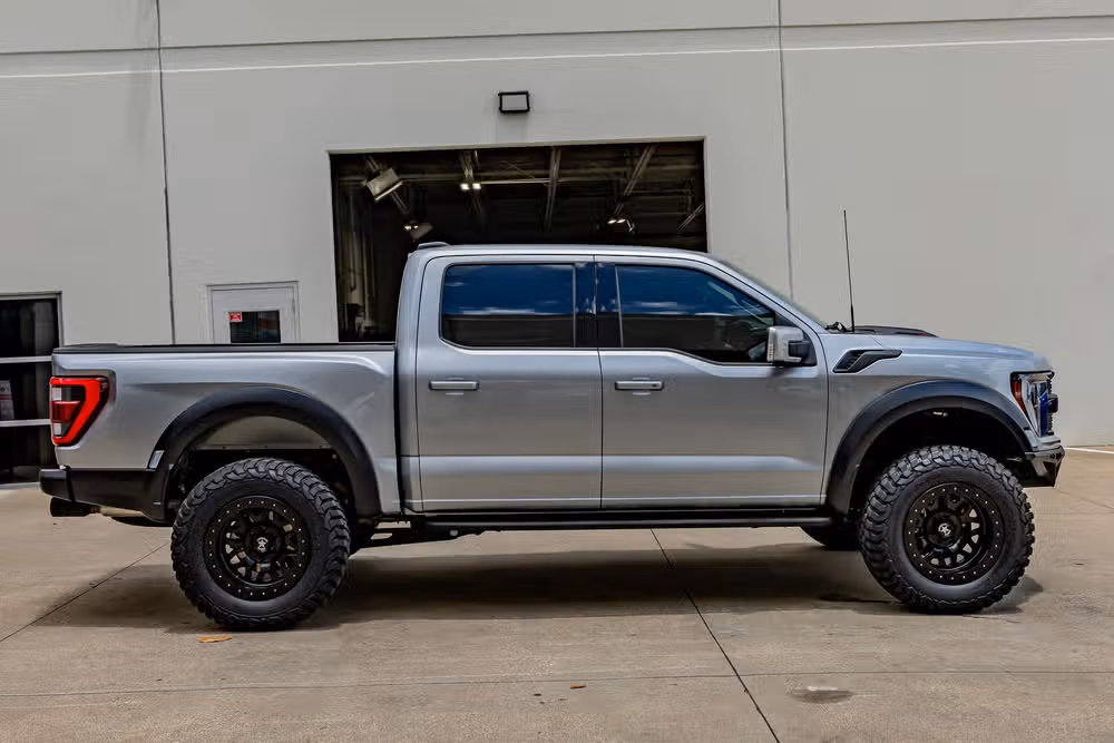 2023 Ford F-150 Raptor SuperCrew Image 10