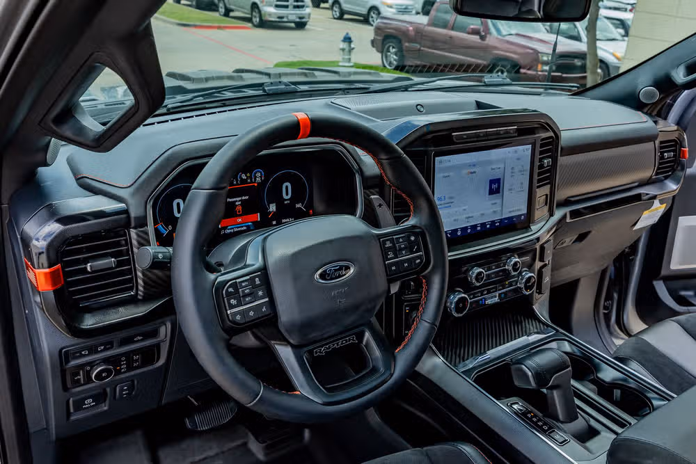 2023 Ford F-150 Raptor SuperCrew Image 16