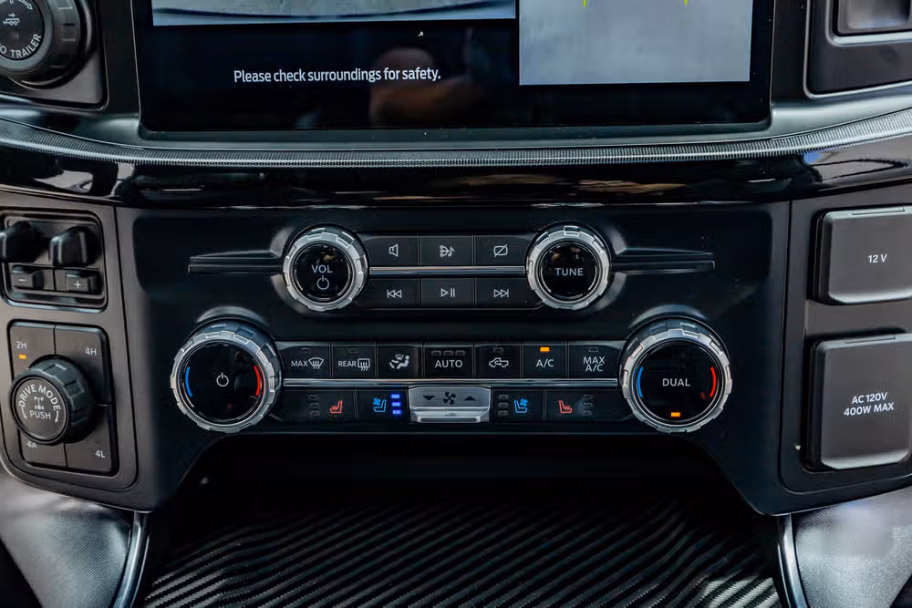 2023 Ford F-150 Raptor SuperCrew Image 26