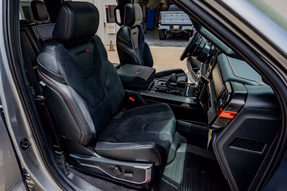 2023 Ford F-150 Raptor SuperCrew Image 31