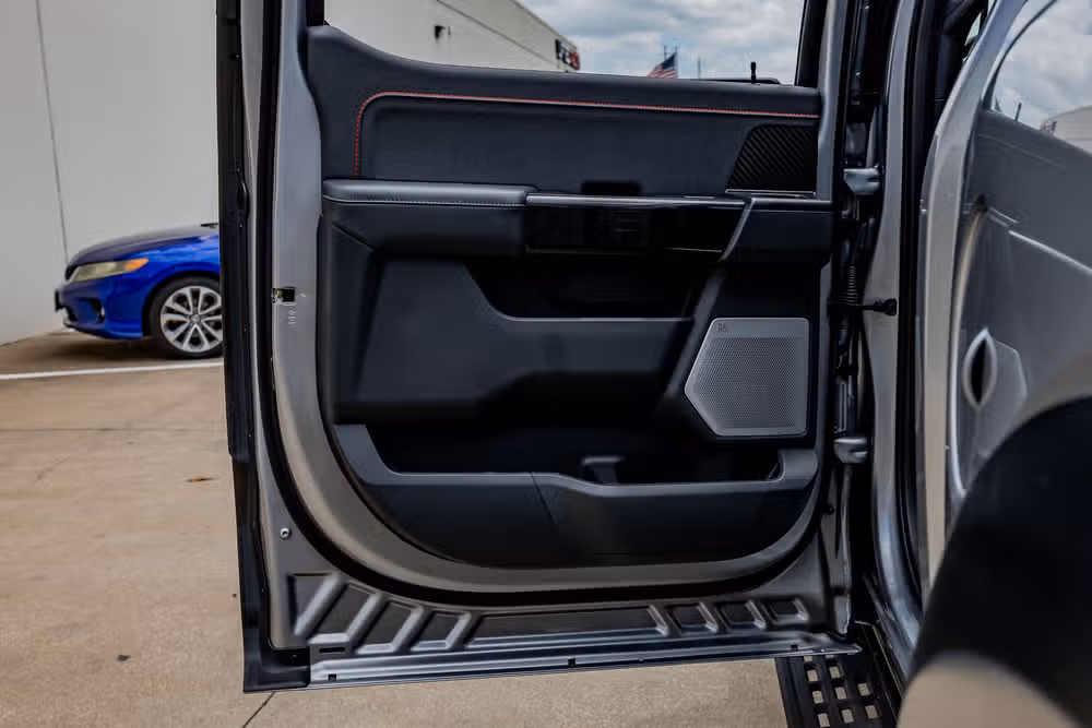 2023 Ford F-150 Raptor SuperCrew Image 38