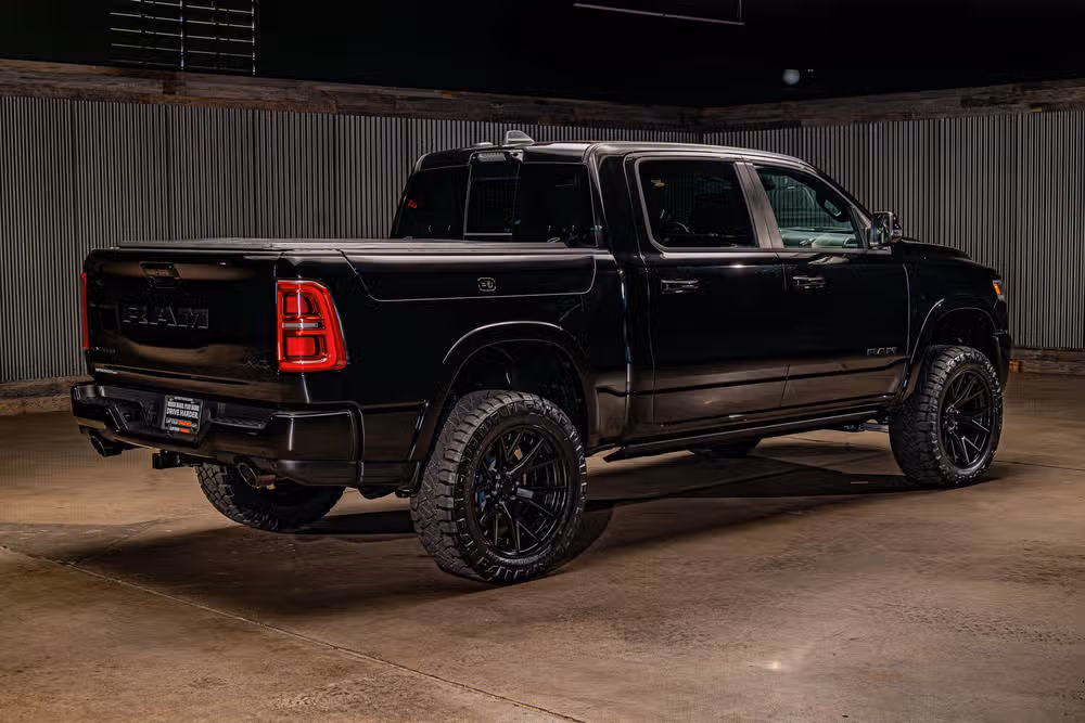 2026 Ram 1500 Limited Crew Cab Image 10