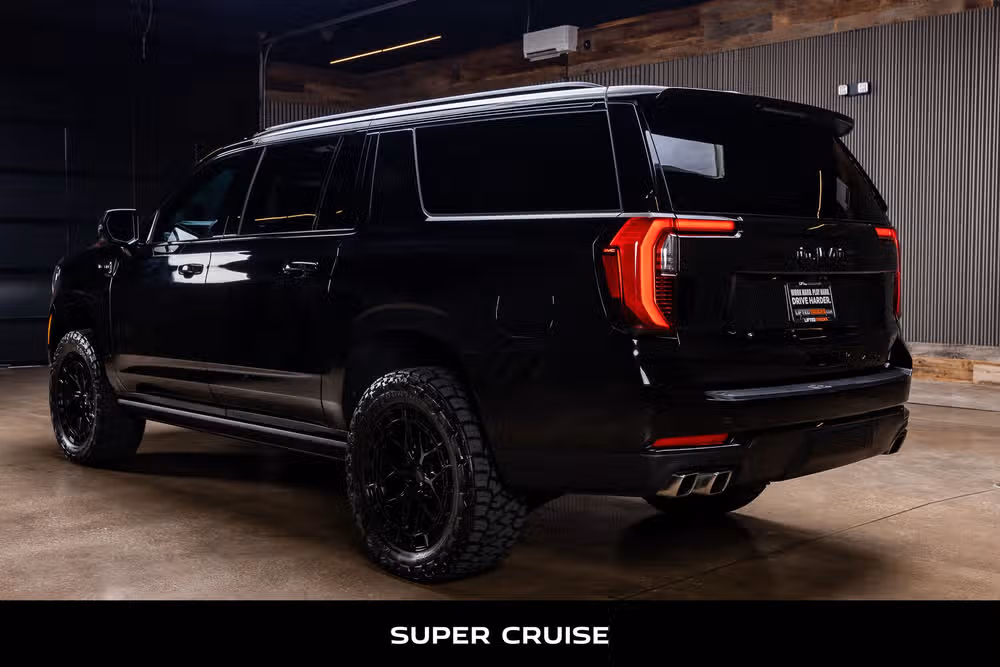 2025 GMC Yukon XL AT4 Ultimate Image 7