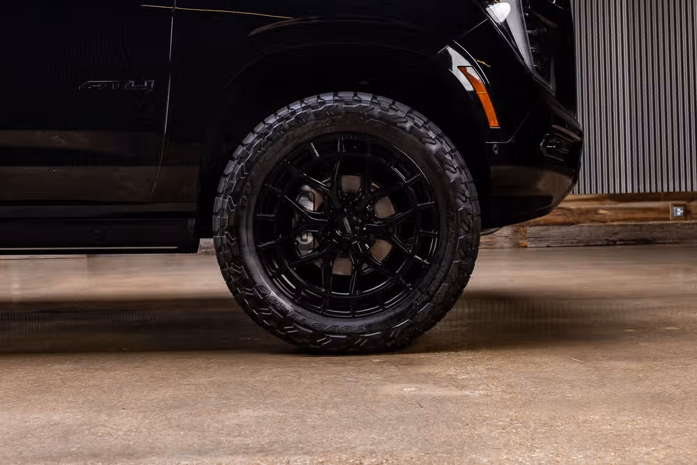 2025 GMC Yukon XL AT4 Ultimate Image 12