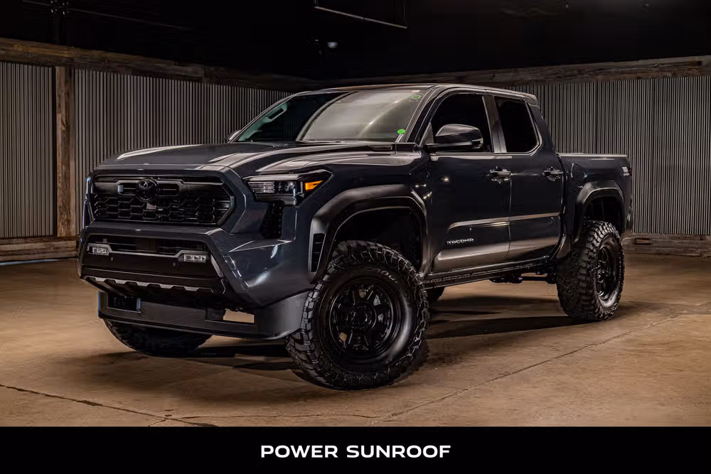 2026 Toyota Tacoma TRD Off-Road HV Double Cab Image 5