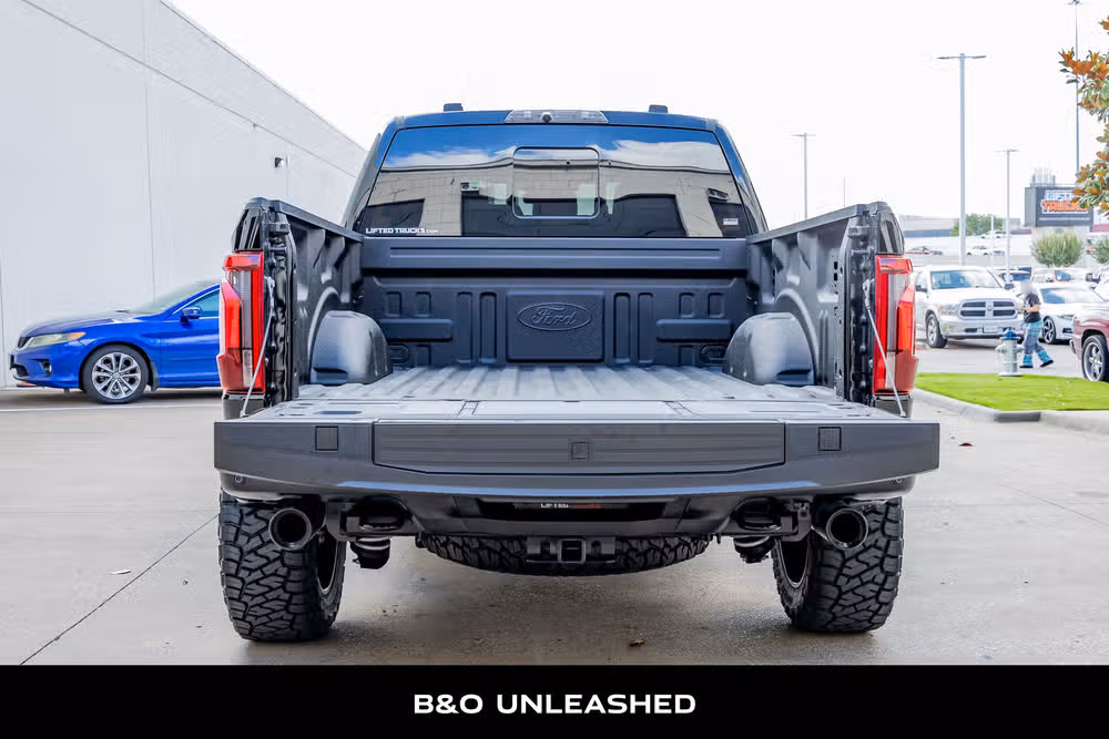 2025 Ford F-150 Raptor SuperCrew Image 9