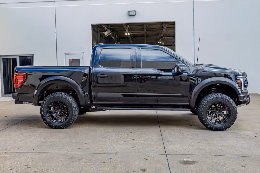 2025 Ford F-150 Raptor SuperCrew Image 11