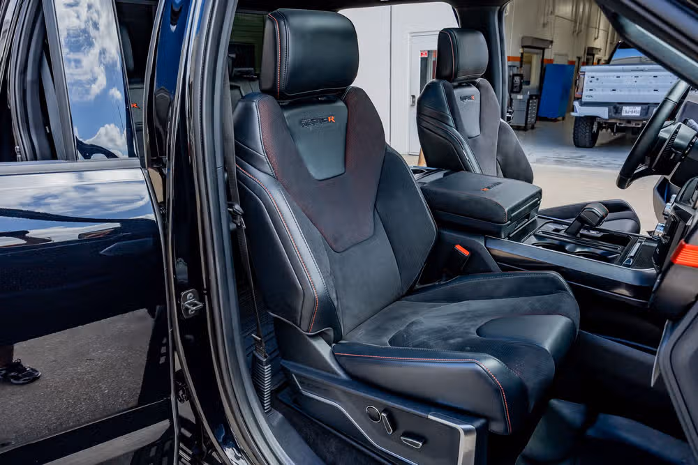 2025 Ford F-150 Raptor SuperCrew Image 33