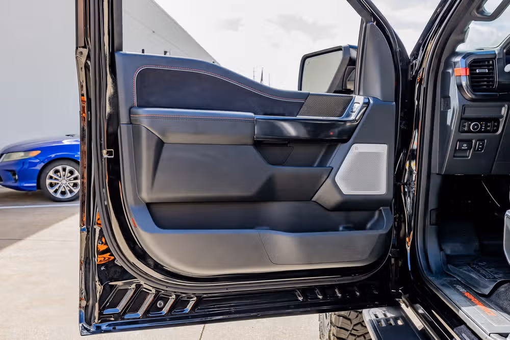 2025 Ford F-150 Raptor SuperCrew Image 38