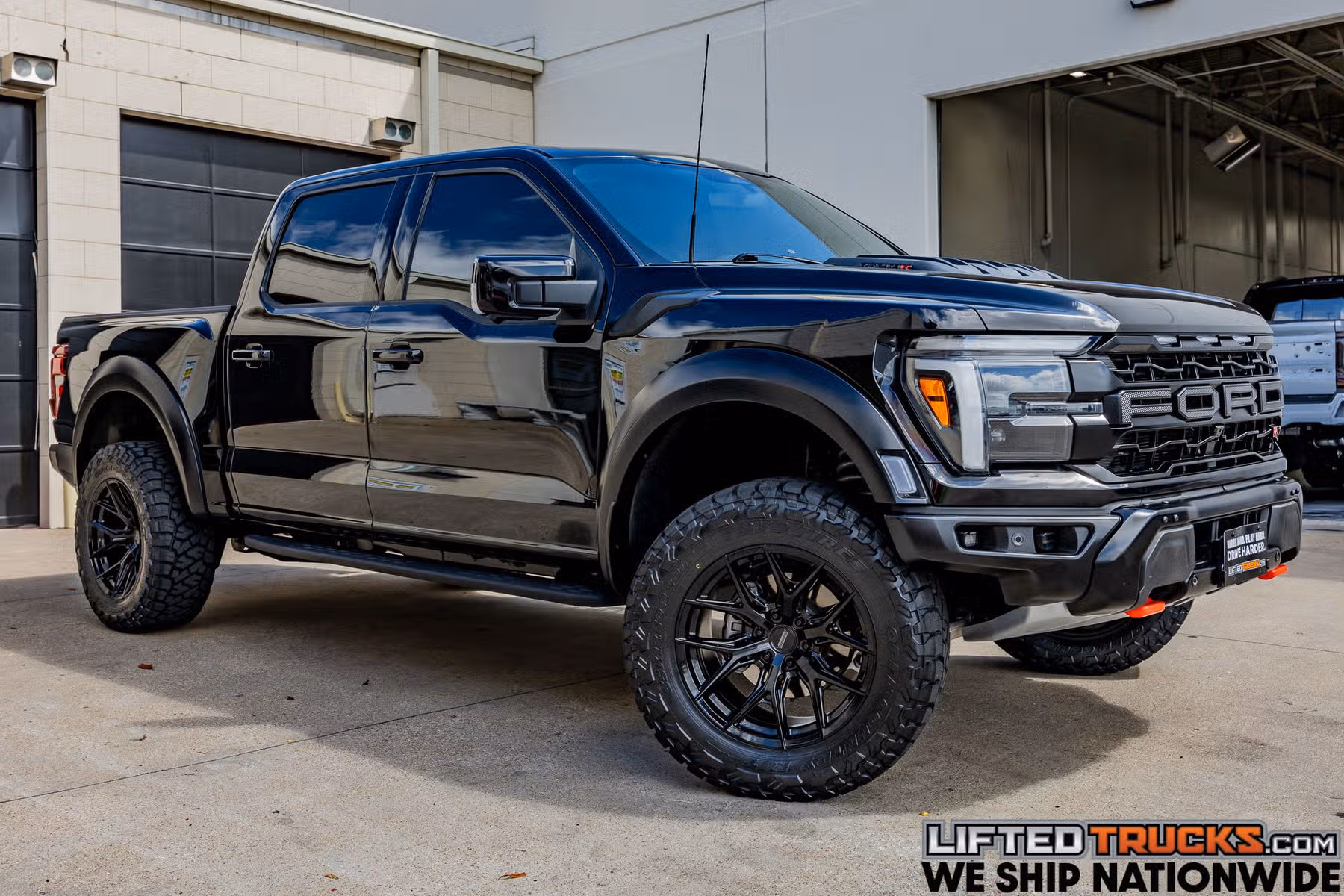 2025 Ford F-150 Raptor SuperCrew Image 1