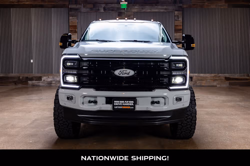 2026 Ford F-350 Super Duty Platinum Plus Crew Cab Image 4