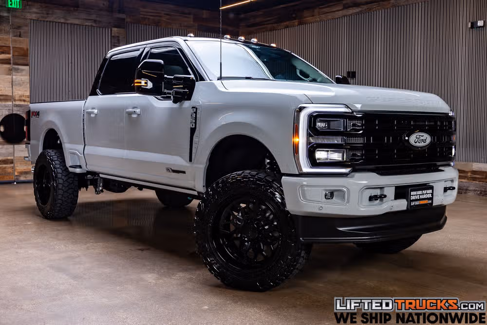 2026 Ford F-350 Super Duty Platinum Plus Crew Cab Image 1