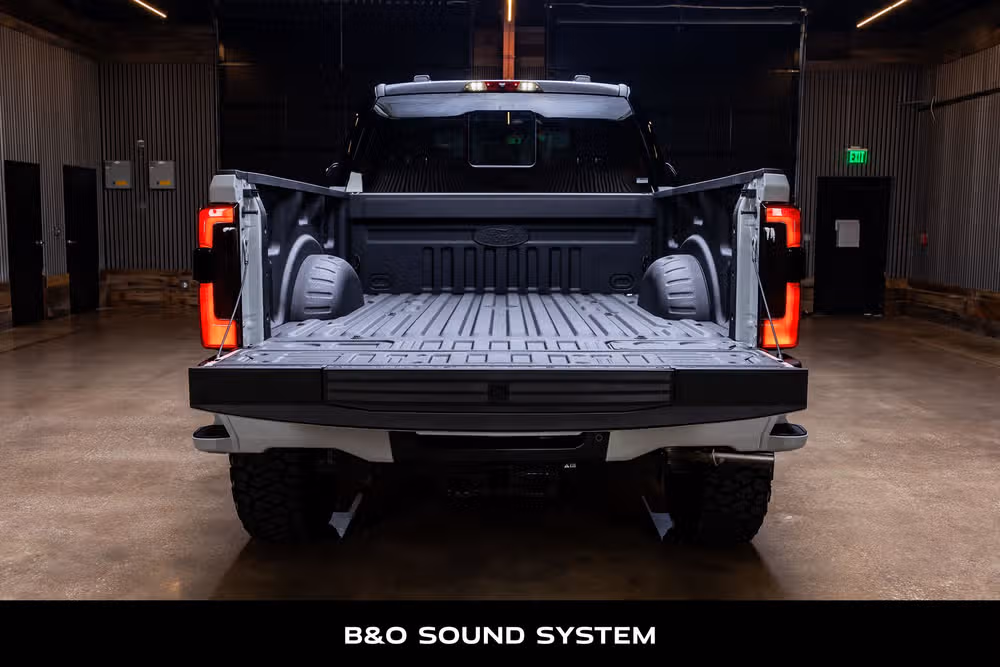 2026 Ford F-350 Super Duty Platinum Plus Crew Cab Image 9